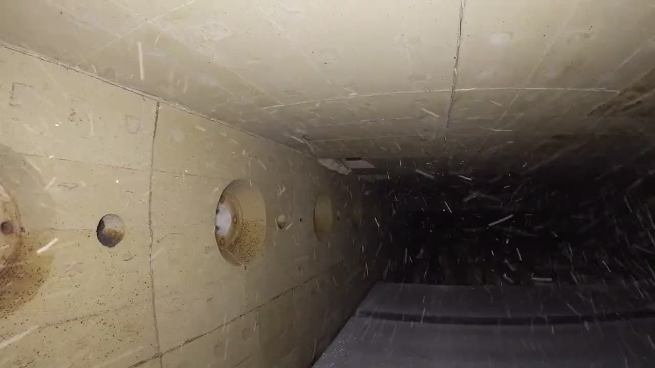 Deckenauskleidung im Ofen mit Brenneröffnungen und einer Fuge